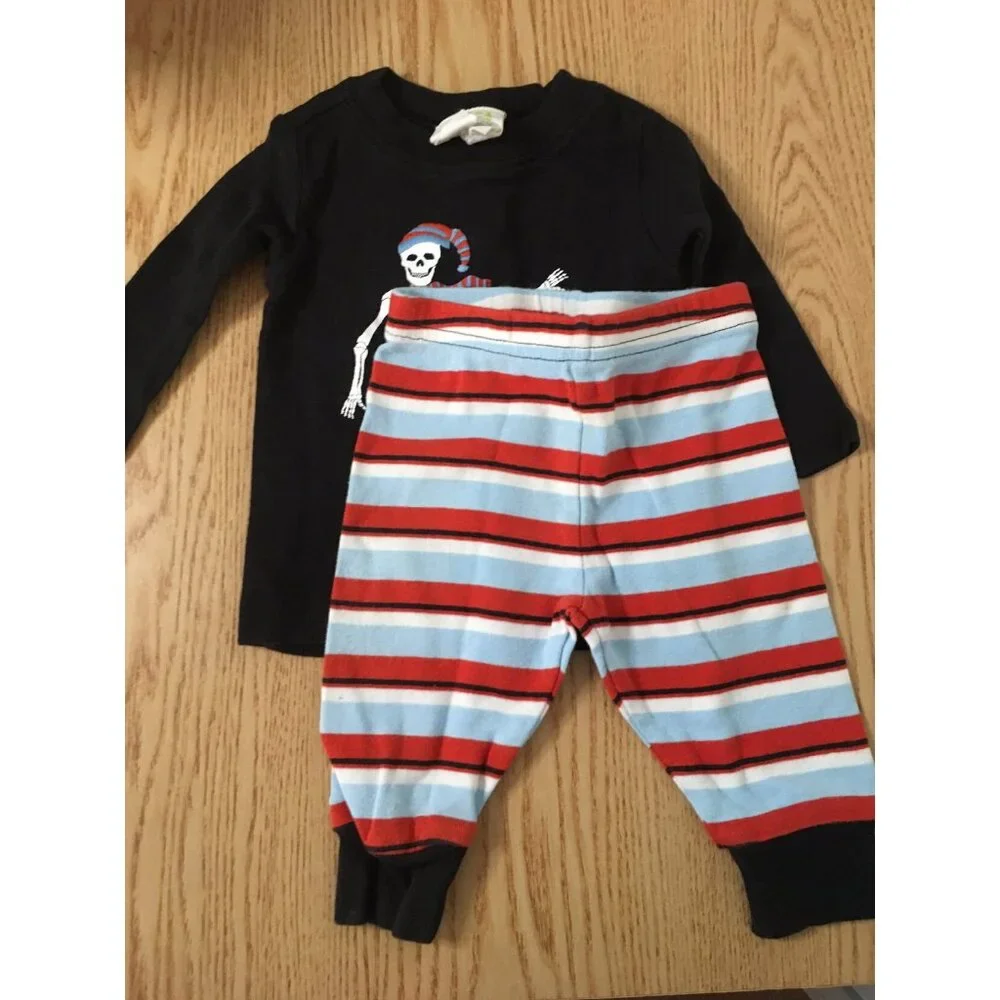 Boys 2pc Skeleton Pajamas Size 3-6 Months